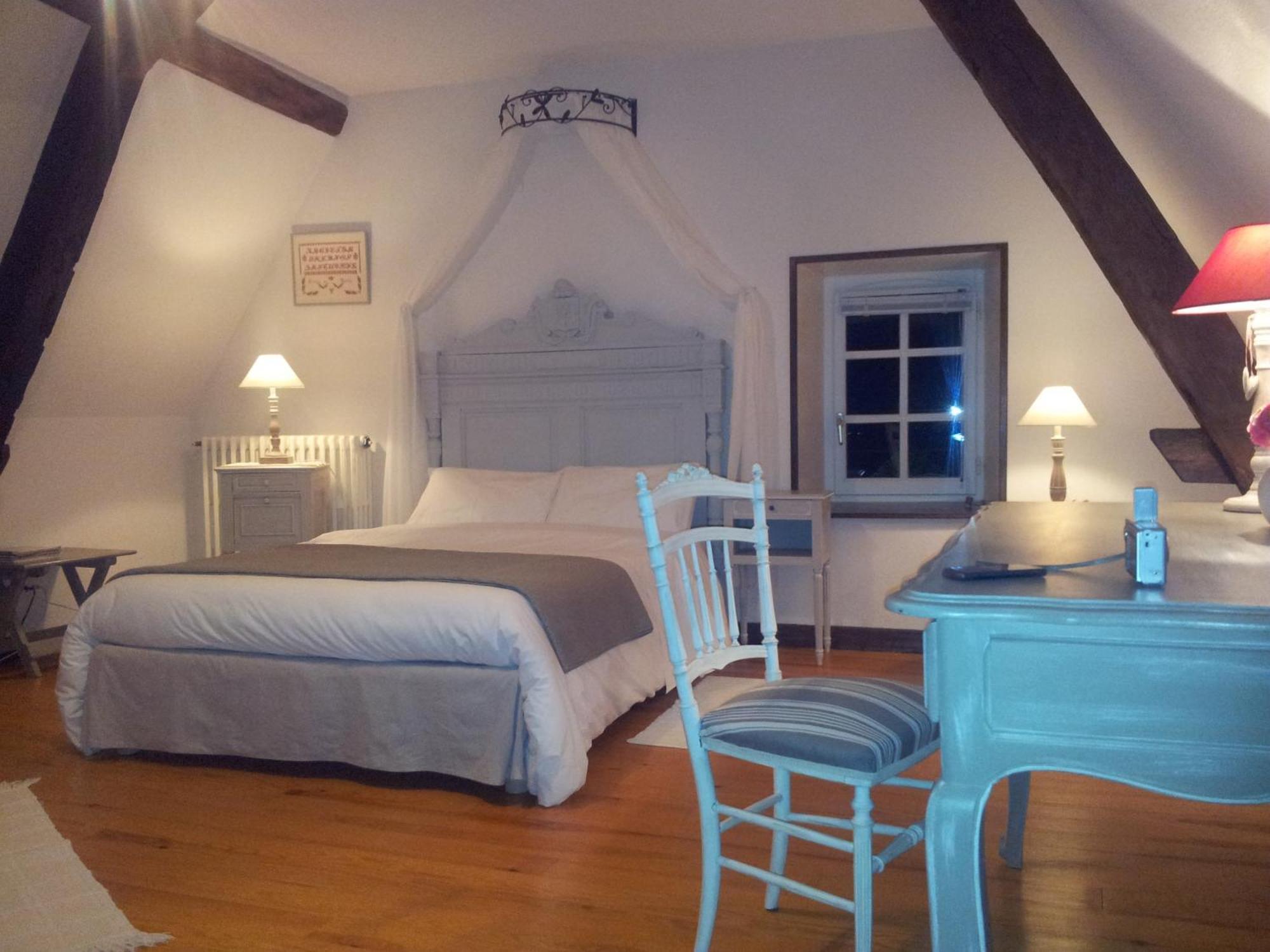 La Maison Du Prince De Conde Charroux-dʼAllier Екстериор снимка